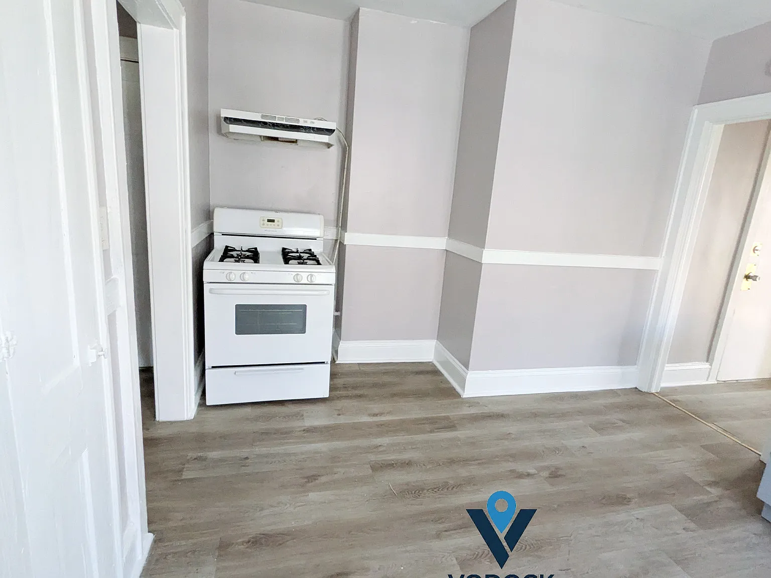 2 bed, 1000 sqft, $1,300 — Photo 4