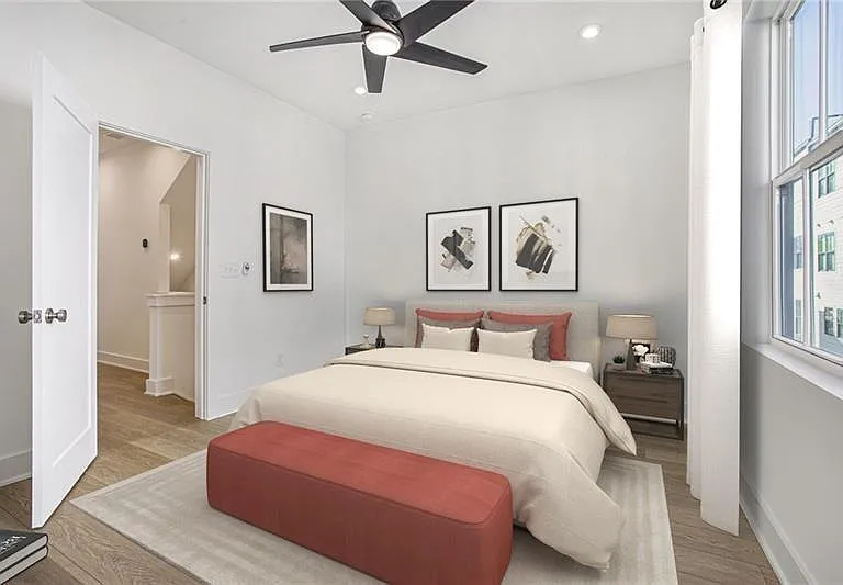 1823 Gotham Ln — Photo 10