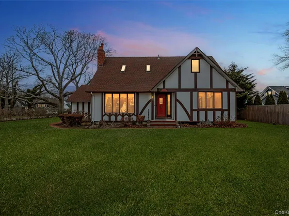 325 Middle Road, Blue Point, NY 11715