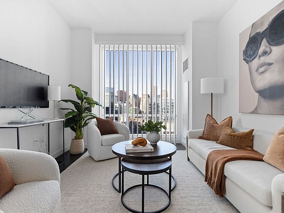4th image of 150 Seaport Blvd #20B