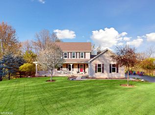 230 Deer Run, Crystal Lake, IL 60012