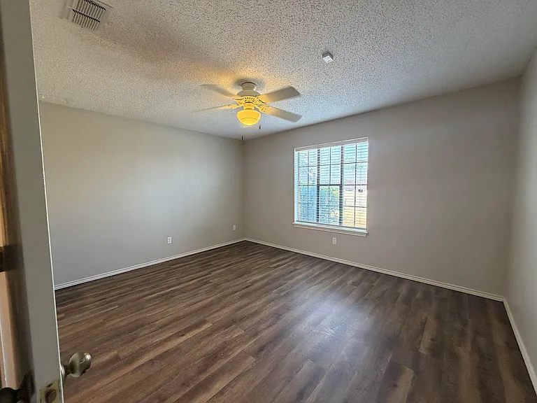 3401 Essex Ave — Photo 21