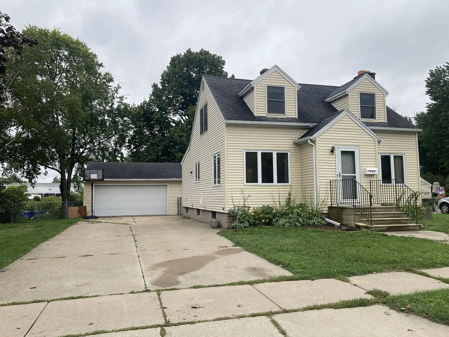 3 bed, 1360 sqft, $2,500 — Photo 2