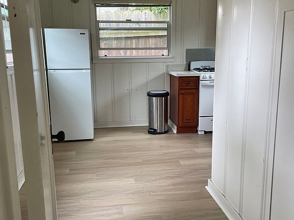 Hallway from bedroom to kitchen