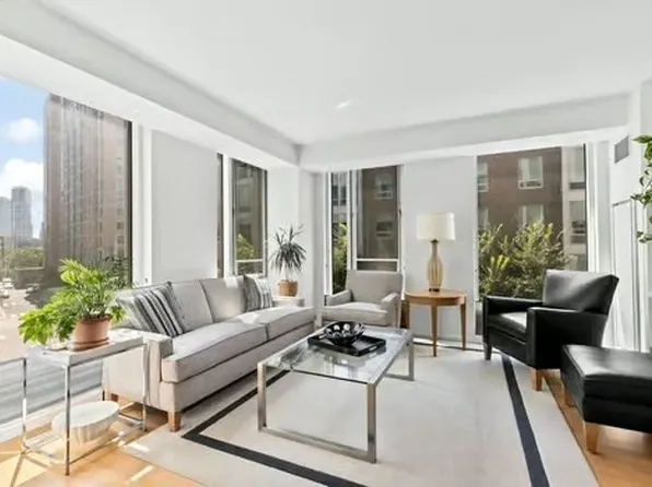 2 Earhart St Unit 406, Cambridge, MA 02141