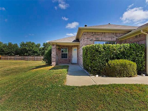 3rd image of 110 Newport Landing Pl
