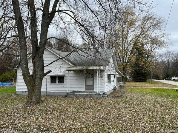 5130 Griswold Rd, Smiths Creek, MI 48074