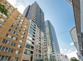 40 Nepean St #2502, Ottawa, ON K2P 0S5