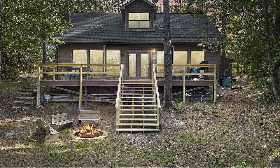 1st image of 48 Lakeway Dr