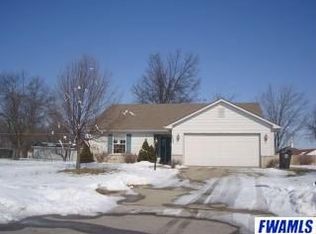 5532 Stonehill Ct, Fort Wayne, IN 46835