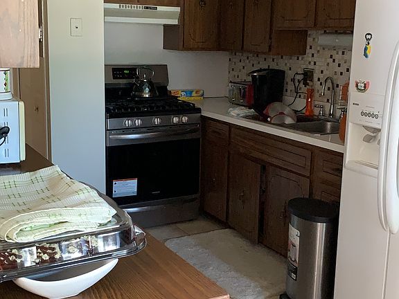 4th image of 8687 Winchester Dr