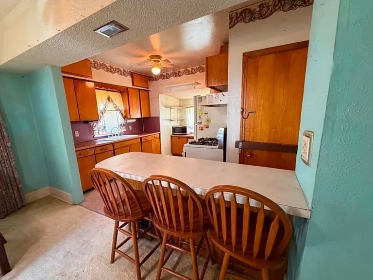 1425 Prouty Ave — Photo 12