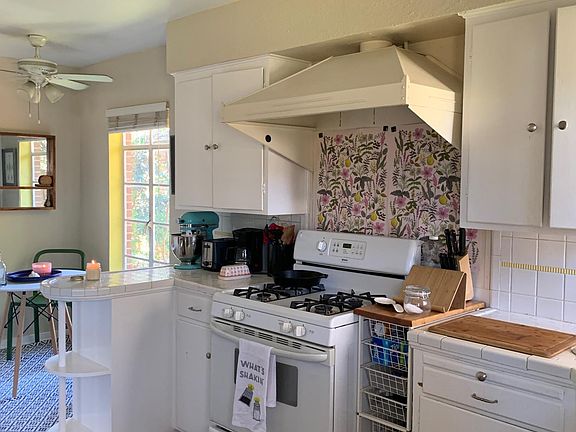 Bright and sunny eat in kitchen