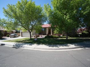 827 Santa Barbara Dr, Farmington, NM 87401