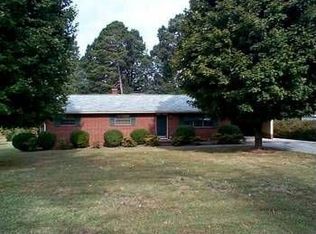 1927 Greenwood Rd, Asheboro, NC 27203