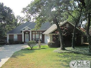 525 Forest Edge St, Burleson, TX 76028