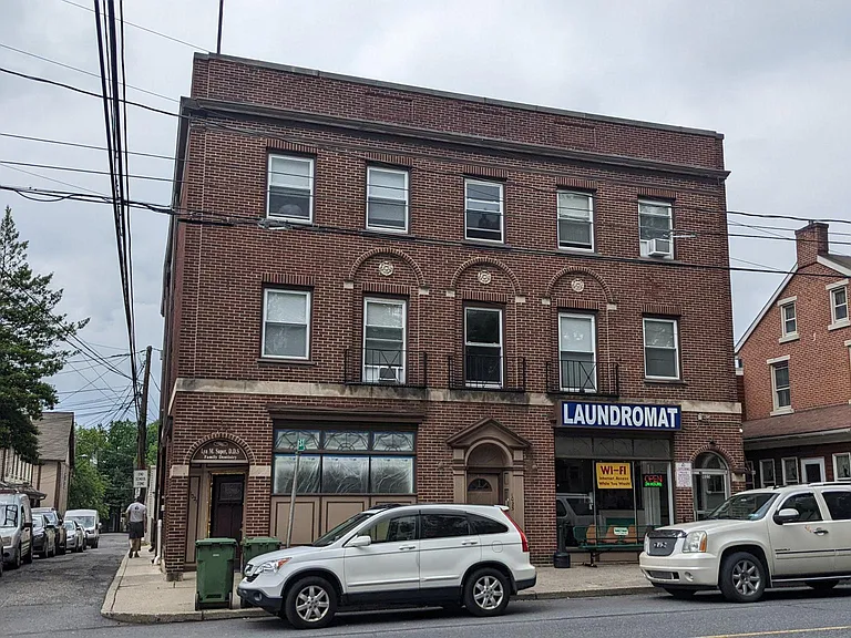 1021 Main St #B — Photo 15
