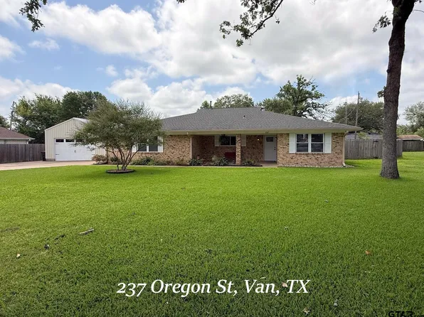 237 Oregon St, Van, TX 75790