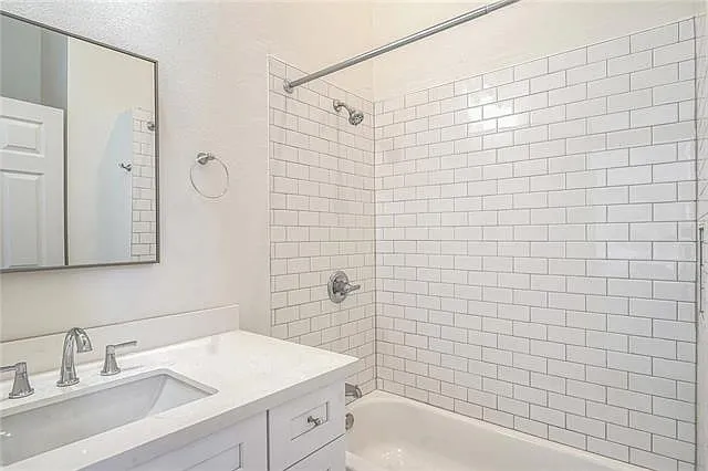 2004 Baronne St #3 — Photo 13