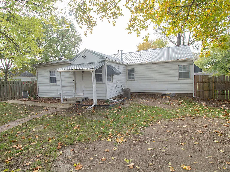 301 W Forest Ave — Photo 35