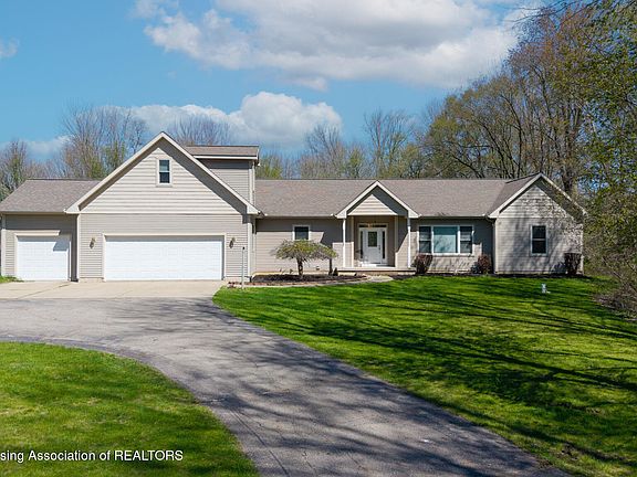 3rd image of 4711 Pardee Rd