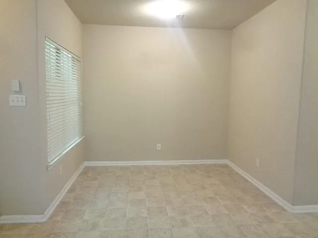 7925 Silver Oak Dr — Photo 1