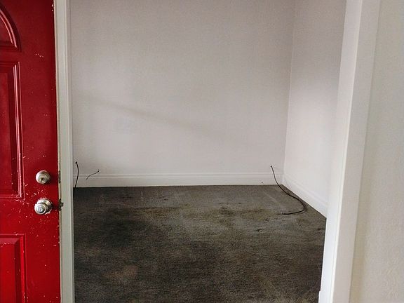 3rd image of 1122 Pinewood Ave