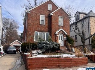 919 Marion Pl, Ridgefield, NJ 07657