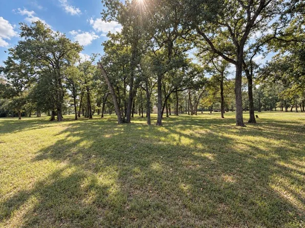 1343 Rocky Ln, Bedias, TX 77831