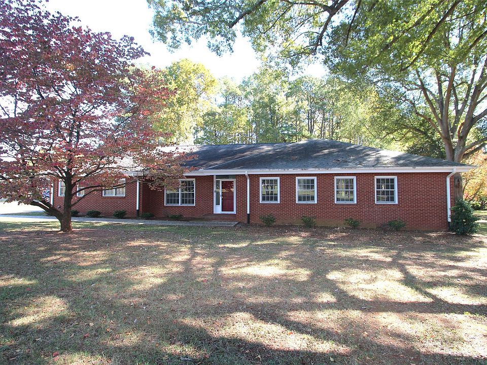 1st image of 401 Neisler Dr