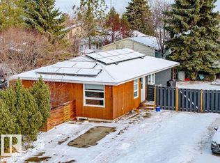 8816 25a Ave NW, Edmonton, AB T6K2W7