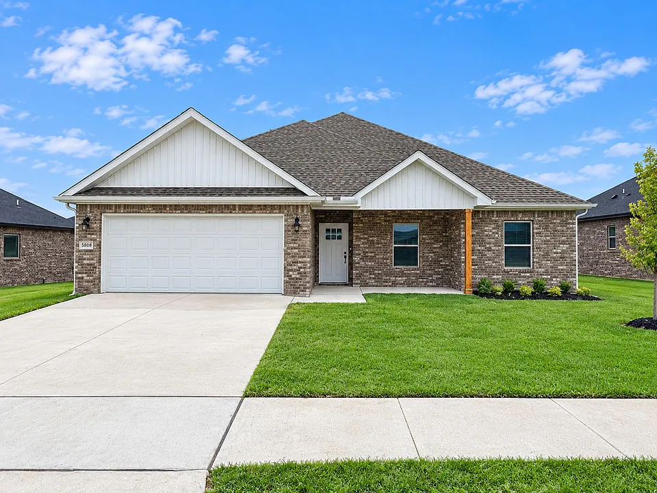 1048 Parker Ln