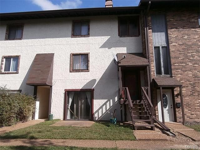 1st image of 304 Carmel Woods Dr