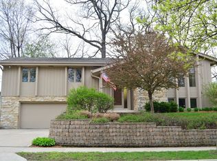 2913 Devonshire Ct, Waukesha, WI 53188