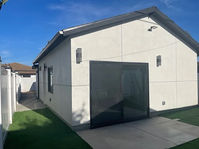 6427 Rhodes Ave — Photo 11