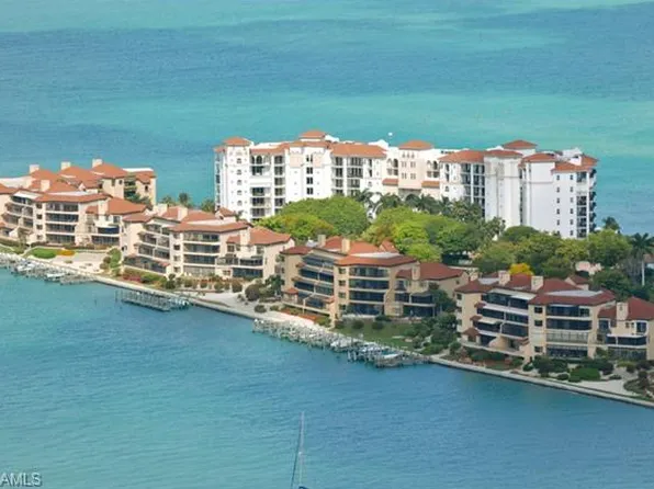 108 La Peninsula Blvd, Naples, FL 34113