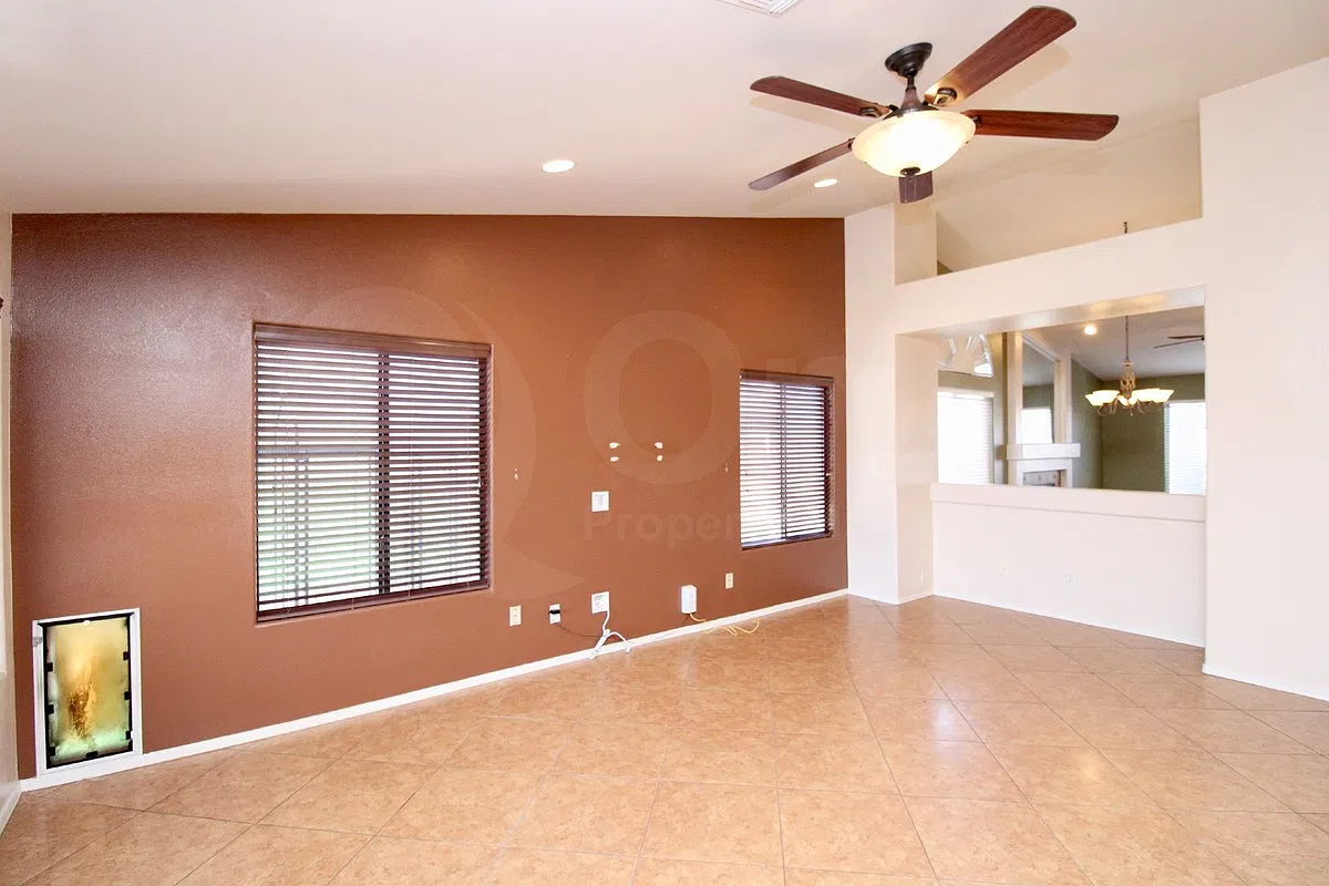 4 bed, 2.0 bath, 1943 sqft, $3,199 — Photo 4