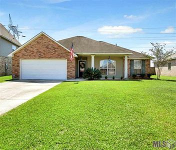 23916 S Point Dr, Denham Springs, LA, 70726