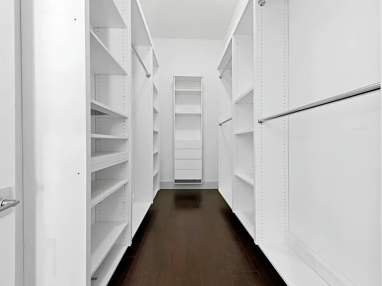 15503 Temple Blvd — Photo 44
