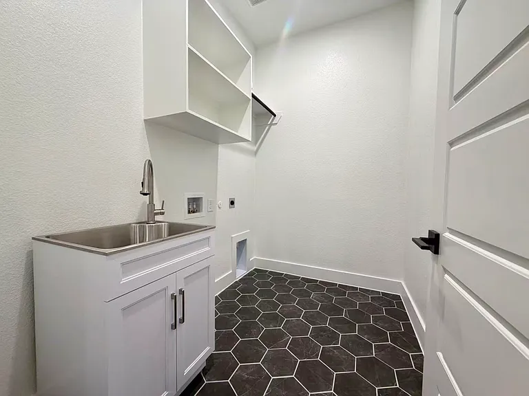 3104 Watterloo Ln — Photo 23