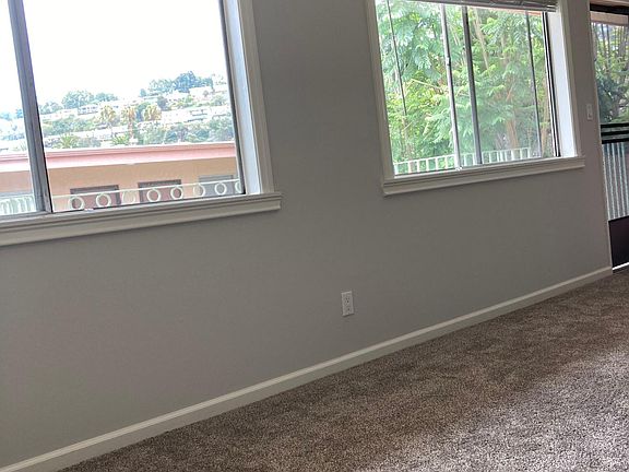 5th image of 24035 Ocean Ave APT 16