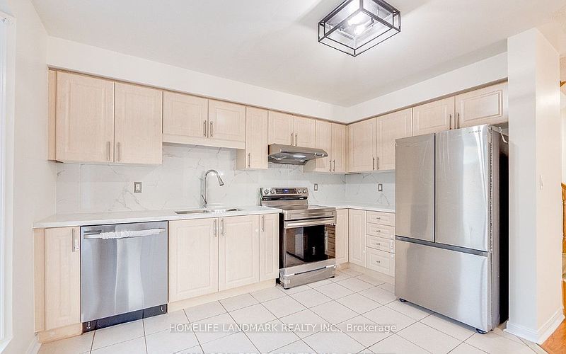 Oakville Townhouse for rent - 3 Bedrooms — photo 11