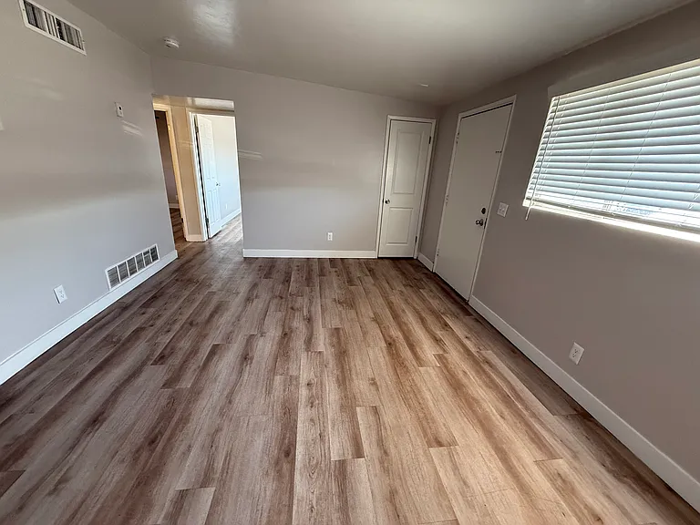 Sahuara Apartments — Photo 4
