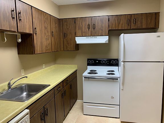 3rd image of 731-735 E Stadium Dr #Cc-735-6a