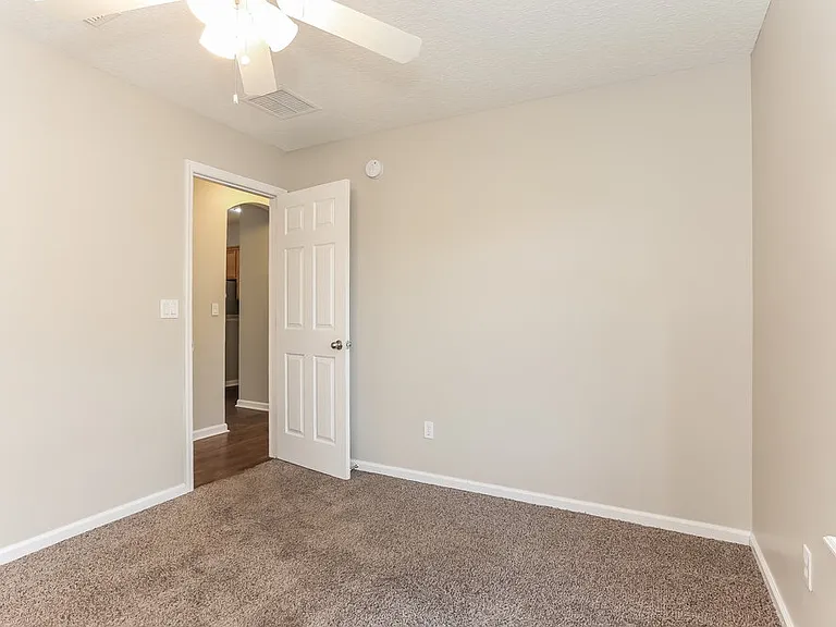 1841 Creekview Dr — Photo 13