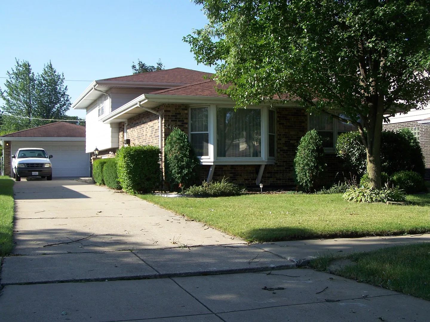 3465 171st St photo 1