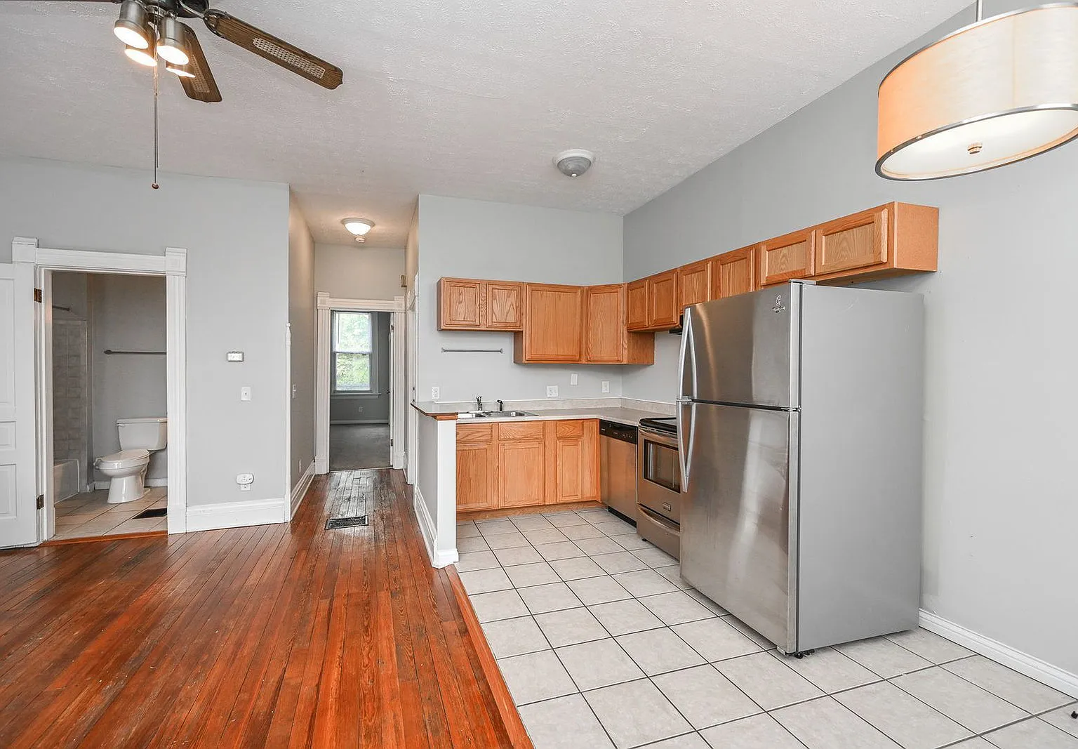 1 bed, 1.0 bath, $1,195 — Photo 4