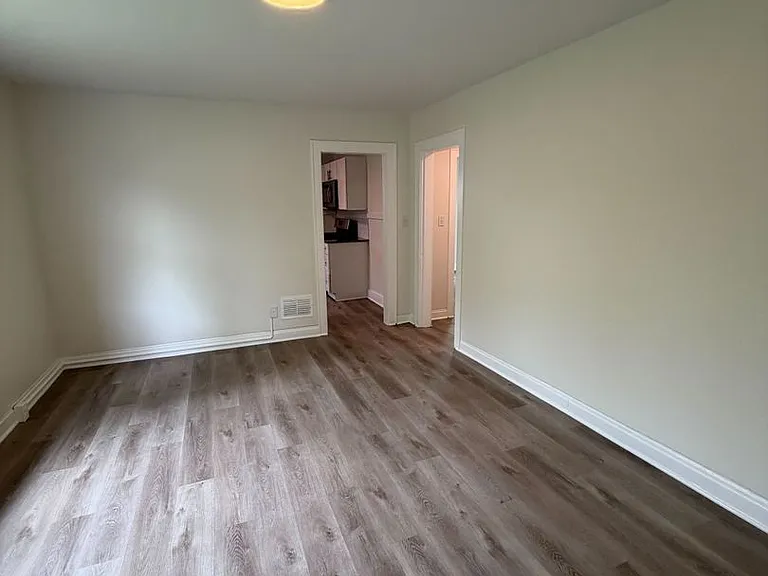 1272 Kent St — Photo 4