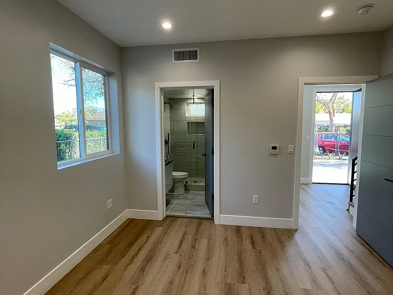 6345 Farmdale Ave #1/3 — Photo 5