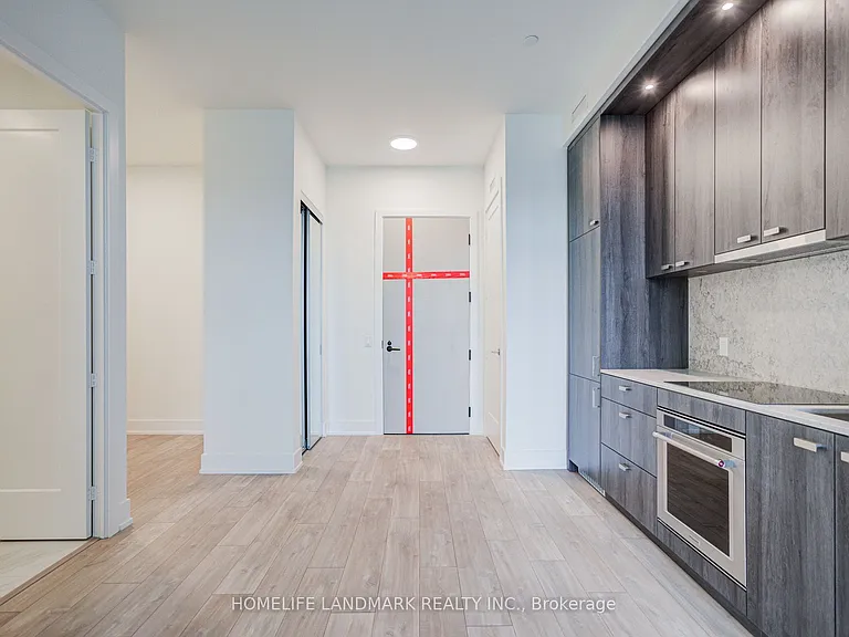 858 Dupont St #Penthouse 06 — Photo 8
